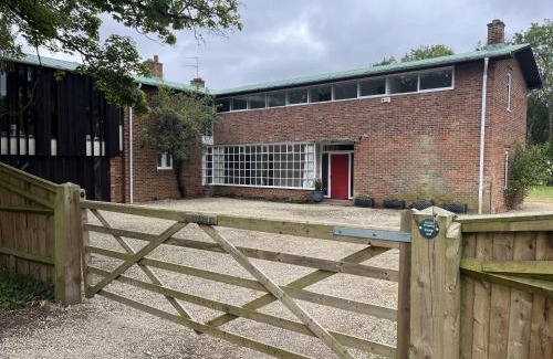 Oxford Casa | Spacious and stylish with games room, huge garden, peaceful surroundings
