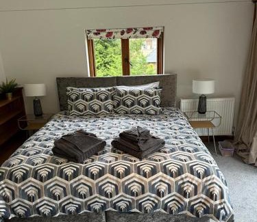 Oxford Casa | Spacious and stylish with games room, huge garden, peaceful surroundings