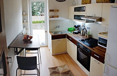 Vrsovice Apartamento | Amplio y luminoso apartamento, bien equipada, Wifi, televisión vía satélite, zona tranquila cerca de Centro de la ciudad