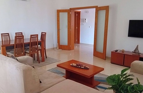 Praia Apartamento | Spacious and welcoming family apartment