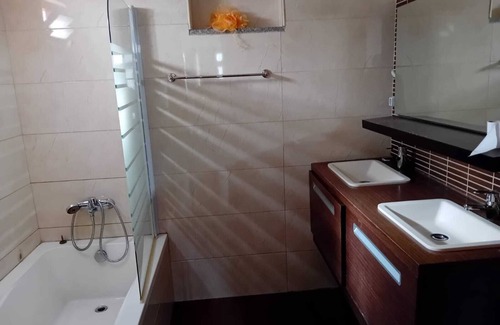 Praia Apartamento | Spacious and welcoming family apartment