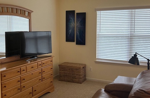 Ann Arbor Casa | Spacious Ann Arbor, Michigan getaway! Enjoy all that the city has to offer!