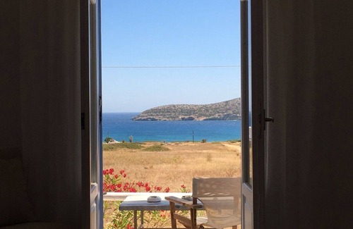 Antiparos Villa | Spacious Antiparos Apartment | 2 Bedrooms | Apartment Mon Cala | Amazing Sea Views | Agios Georgios