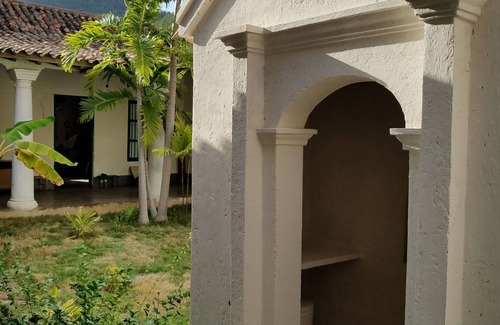 Choroni Casa | Spacious antique 18th century house house with AC, WiFi in Choroni