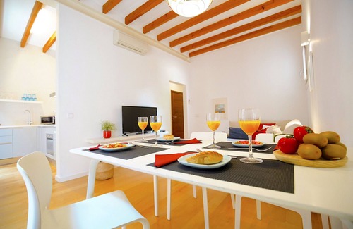 La Llotja-Born Apartamento | Amplio Apartamento Palma Casco Antiguo, Aire Acondicionado, Wifi, Ideal Familias