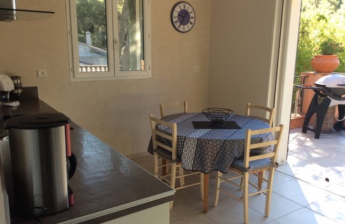 La Faviere Apartamento | Amplio apartamento para 6 personas cómodamente, a 800 metros del puerto y las playas.