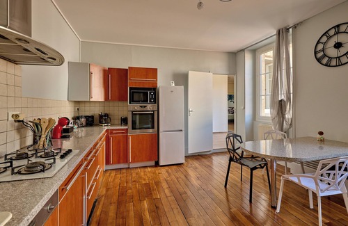 Nevers Apartamento | Spacious apartment 100m² + parking downtown