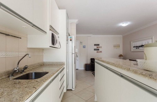 Jurere Apartamento | Spacious Apartment With Pool in Jurere Chr025