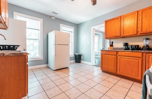 Worcester Apartamento | Spacious apartment close to UMass Medical