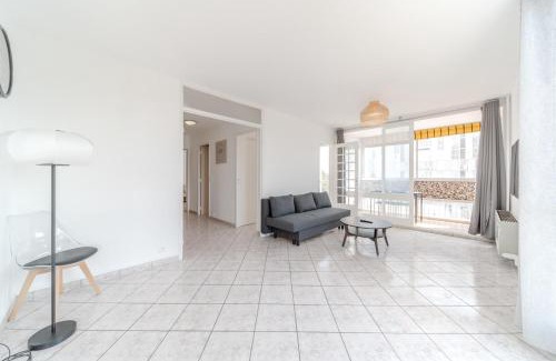 Bron Apartamento | Spacious Apartment for 8 People - Bron Grand Clement