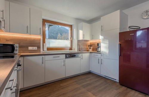 Umhausen Apartamento | Amplio apartamento para 2 a 9 personas con jardín.