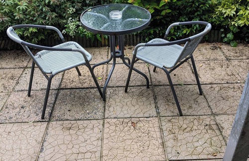 Newtownards Apartamento | Spacious Apartment with Private Terrace