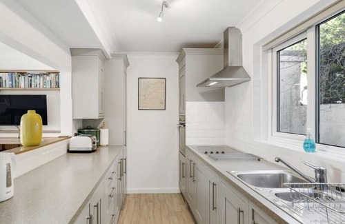 Rock Apartamento | Spacious Apartment in Rock, Private Parking