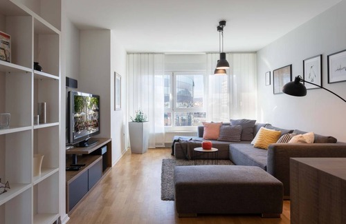 Zagreb Apartamento | Spacious Apartment in Radnička Business Zone
