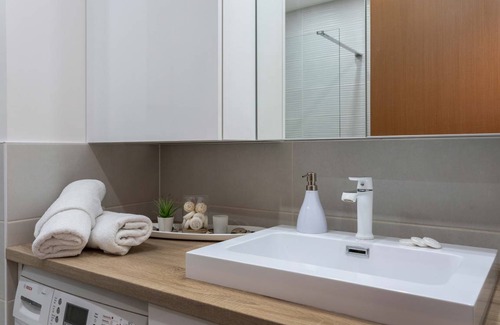 Zagreb Apartamento | Spacious Apartment in Radnička Business Zone