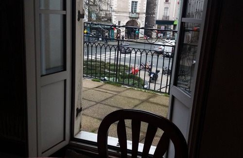 Downtown Angers Casa | Spacious apartment ideally located, lots of charm, terrace,
