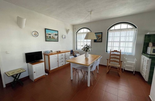 Fornells Apartamento | Amplio apartamento en zona tranquila cerca del mar