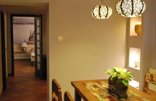 Srodmiescie Apartamento | Spacious apartment in green district.