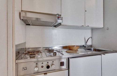 Pognana Lario Apartamento | Spacious Apartment in Pognana Lario with Pool
