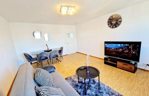 Neckarau Apartamento | Spacious apartment Mannheim/Neckarau + balcony