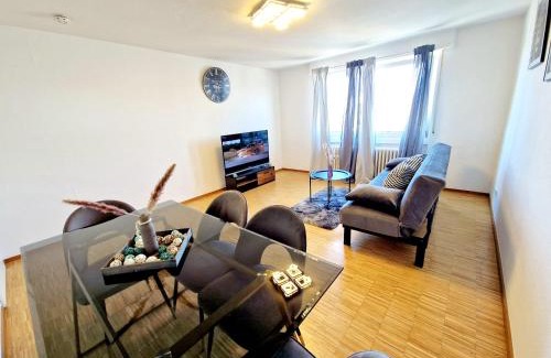 Neckarau Apartamento | Spacious apartment Mannheim/Neckarau + balcony