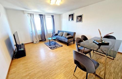 Neckarau Apartamento | Spacious apartment Mannheim/Neckarau + balcony