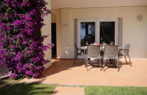 Porto de Mos Apartamento | Spacious Apartment near Porto de Mos Beach, Lagos.