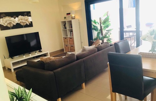 Gran Tarajal Apartamento | Apartamento amplio, panorámicas al mar y vistas a la montaña, gimnasio, piscina, wifi incluido