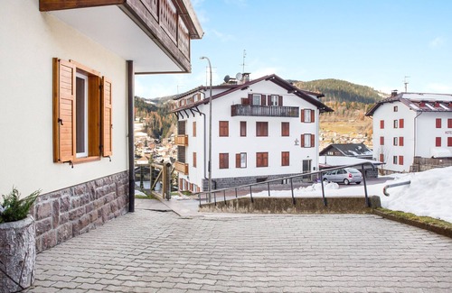 Moena Apartamento | Amplio apartamento "Villa Pineta "con vistas a la montaña