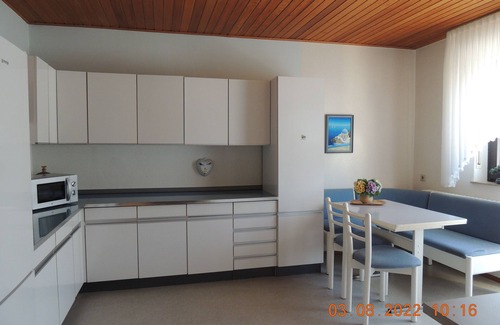 Weilerbach Apartamento | Spacious apartment with a very large balcony and living room