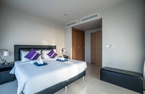Karon Apartamento | Spacious apartment with jacuzzi and ocean view