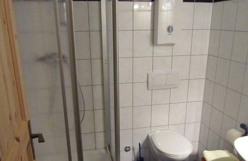 Meschendorf Apartamento | Espacioso apartamento con jardín en Rerik, Alemania