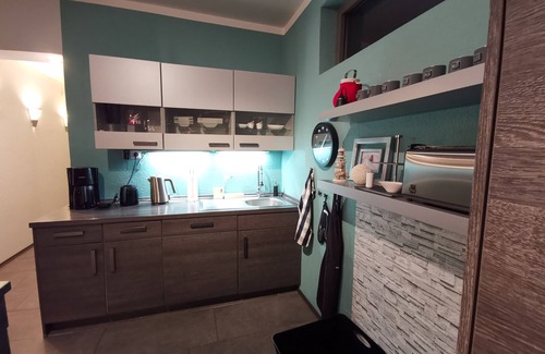 Loevenich Apartamento | Amplio apartamento con terraza (101 m²). cerca de la ciudad (paseo en tren de 10 minutos) en el abierto