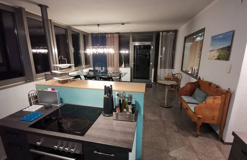 Loevenich Apartamento | Amplio apartamento con terraza (101 m²). cerca de la ciudad (paseo en tren de 10 minutos) en el abierto