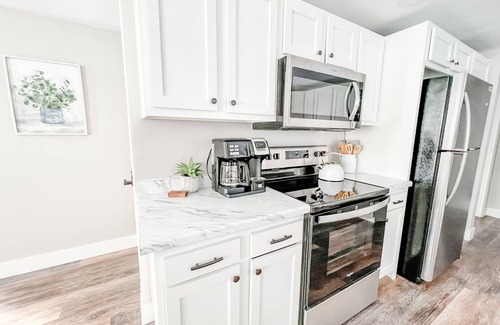 Appleton Casa | Spacious Appleton Hideaway - Lambeau, EAA, downtown!