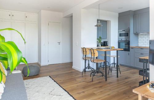 Santo Condestavel Apartamento | Spacious Apt Campo D'Ourique with AC