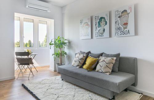 Santo Condestavel Apartamento | Spacious Apt Campo D'Ourique with AC