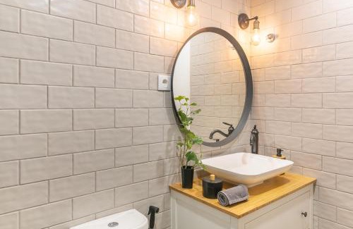 Santo Condestavel Apartamento | Spacious Apt Campo D'Ourique with AC