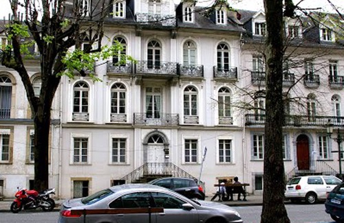 Bagneres-de-Luchon Apartamento | Amplio apartamento tipo 5 de 95m, gran volumen, piscina climatizada