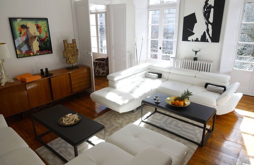 Bagneres-de-Luchon Apartamento | Amplio apartamento tipo 5 de 95m, gran volumen, piscina climatizada