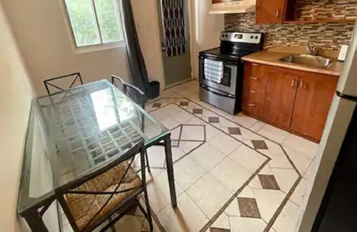 De Lorimier Apartamento | Spacious Apt Near Downtown w/ Wifi&Netflix