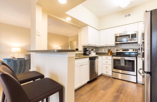 Waltham Apartamento | Spacious Apt with Balcony - ABH-1721