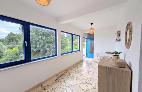 Stomorska Apartamento | Spacious Apt with Panoramic Sea View