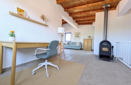 Stomorska Apartamento | Spacious Apt with Panoramic Sea View