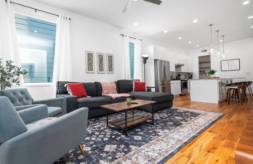 Summerhill Casa | Spacious ATL Escape, Prime Area Near Everything! 2 King Beds. Walkable & Central