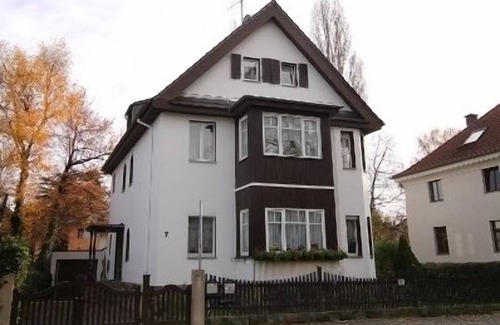 Leubnitz-Neuostra Apartamento | Vrbo Property