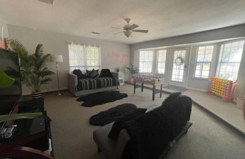 Manchaca Casa | Spacious Austin Retreat for Families & Groups