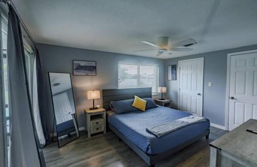 Englewood Casa | Spacious Backyard & Pool Retreat - 5 Mins to Beach