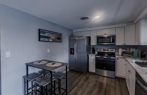 Englewood Casa | Spacious Backyard & Pool Retreat - 5 Mins to Beach