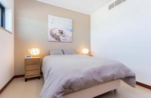 Telheiro Apartamento | Spacious Balcony Family Apartment